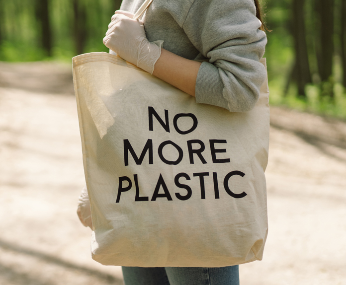 Reusable sustainable shopping bags made from jute and cotton for daily use